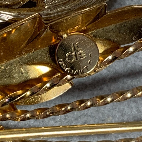 Vintage Designer Gold-Tone Brooch Set - Picture 6 of 8